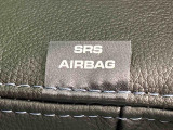 車両側方からの衝撃を緩和するSRSサイドエアバッグ(運転席/助手席)に加えて,SRSカーテンシールドエアバックも標準装備