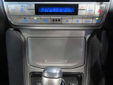 左右独立温度コントロールフルオートエアコンです。運転席、助手席それぞれで独立して温度設定ができます。冷え性の方が乗っても安心ですね♪