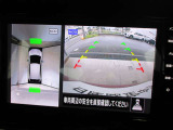 ■アラウンドビューモニター搭載。車体を4方向のカメラで「上から見下ろしたような映像」を映します。車庫入れが苦手な方も映像サポートでラクラク駐車できます。
