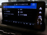 CD、DVD、Bluetooth、AM、FM、AUX、スマートフォン接続ができます。