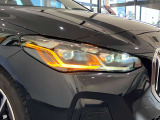 エンジェルアイ、イカリングと呼ばれるBMWのライトの正式名称は「コロナリング」です。一目でBMWとわかる伝統のデザインです。