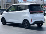 車線逸脱防止支援システム,車両が車線をはみ出す可能性がある場合に警報音と警告表示と共に車線内に戻すようにハンドル操作をサポートしてくれます。