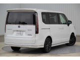両側電動スライドドア