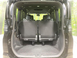 普段のお買い物や通勤、送迎等に十分な荷室スペースを確保しております。セカンドシートを倒すと、大きな荷物の積載も可能です♪