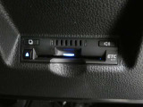 ナビ連動タイプのETC車載機です。ナビゲーションと連動してくれますのでカード未挿入を知らせてくれるなど便利な機能が追加されています。