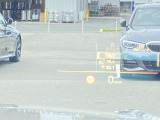 ヘッドアップディスプレイ搭載で、走行中も安全に情報を視認する事ができます。