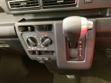 納車前にはプロのメカニックが、各部の点検を行います。ディーラーにしか出来ない品質、そしてサービスできっと満足していただけると思います!