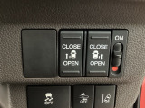 リアドアは乗り降りに便利な両側電動スライドドアです。また運転席に座っていながらスイッチ操作で自在にスライドドアを開け閉めできます。