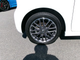 車体にぴったりの純正ホイールです。