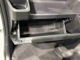実用的な収納が、車内の各所にあります♪