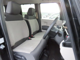 運転席の高さを変更できるので、体格に合わせた位置で運転できます!