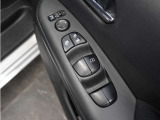 ◆パワーウィンドウスイッチ◆運転席から全席の窓の開閉操作を行うことが出来いつでも換気ができます!