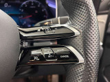 メモリー付きパワーシートが装備されている車両はシートの位置・ドアミラーの角度・ハンドルの位置を3名まで記憶出来ます。