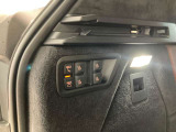 シートアレンジはワンタッチで電動にて操作可能です。