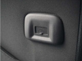 ◆後席用USBチャージャー◆後部座席に搭乗される方のために便利で使いやすい位置に設置。長時間のドライブも安心です♪