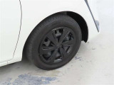 装着タイヤサイズは、185/60R15です。