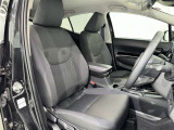 高いホールド性で運転姿勢が安定します。長距離ドライブでも疲れにくいのが魅力です。快適なドライビングライフをお送りください♪