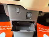 軽自動車は何よりその手軽さが魅力ですね。狭い道でもラクラクです。税金など維持費も抑えられるし、セカンドカーとしてもオススメのくるまです。