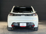 リアフォルムも存在感があり車作のこだわりが感じられます。