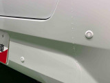 死角になりやすい左右後方の障害物をブザー音で知らせてくれるリヤコーナーセンサー搭載