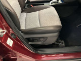 パワーシート搭載。微妙な調整が手軽にでき、ピッタリなポジションで運転することが可能です。
