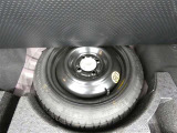 【応急用タイヤ】応急用タイヤが付属します。こちらもしっかりと点検してお渡しいたします。