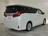 両側パワースライドドア付きだから、狭い駐車スペースなどでの 乗り降りラクラク!小さなお子さまのいるご家庭には嬉しい装備。