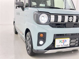 明るいライトが夜道を明るく照らしてくれます。 運転する上で、道路状況をいかに早く認識できるか重要なポイントです。 白色光が暗い道も明るく照らしてくれますよ。