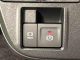 指先だけで簡単に操作が可能な電動パーキングブレーキを採用。「HOLD」スイッチを押すと、渋滞や信号待ちなどでブレーキペダルから足を離しても、ブレーキを保持するので安心です
