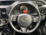 インテリアに合わせたデザインのステアリングは、運転される方のことも考え、運転しやすい形状、大きさです。是非一度、実際に触ってお確かめください。
