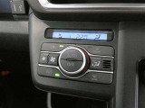 オートエアコンです。快適な温度を保ち、オールシーズン快適です。