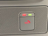 【SOSコール】急病時や危険を感じた時にはSOSコールスイッチを押すと専門オペレーターに接続!万が一エアバック展開事故の時は自動通報します!