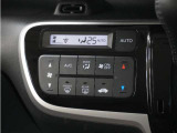 フルオートエアコン搭載。好みの温度に設定するだけで、風向や風量を自動でコントロール!いつでも快適な車内環境に。