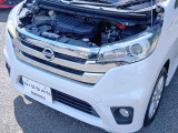 納車以降、お車のメンテナンスは自宅近所の日産サービス拠点にて承ります。専門の教育を受けたサービスフロント&メカニックが無料1ヶ月点検から法定/車検整備、万一の故障・不具合の修理まで全て担当いたします。