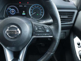 プロパイロットの操作スイッチを装備しています♪♪前車を追従したり減速をしたり運転手の負担を軽減するための装置です。