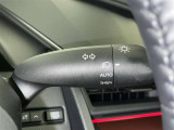 トンネルなど、周囲の明るさの変化でランプ類を自動オン・オフするコンライトです(消し忘れ防止機能付)