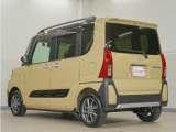 運転席のスペースはゆったりしていて、視界も広く確保されているので普段の運転からロングドライブまで快適です。