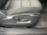 10WAYパワーシートです。細やかなシート調整で最適なドライビングポジションを作ることが出来ます☆