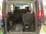 荷物によって片側のみシートを収納して使うことも出来ます。