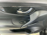 助手席も運転席同様に広く過ごしやすくなってます。