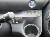 運転席側にもドリンクホルダーがついてます