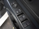 ◆パワーウィンドウスイッチ◆運転席から全席の窓の開閉操作を行うことが出来いつでも換気ができます!