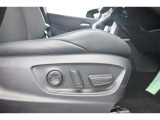 パワーシート搭載。微妙な調整が手軽にでき、ぴったりのポジションで運転することが可能です。