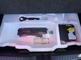荷室下にはパンク修理キット!