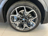 アウトバーンでの走行を見据えたBMWのブレーキシステムはもしもの時にもいち早くマシンを停止してくれます。