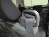 後席アシストグリップは、お年寄りの方が乗車される時に特に喜ばれる装備です。