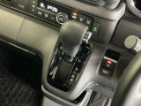 発進時から滑らかに加速する無段階変速のCVTはストップ&ゴーの多い街の中も快適です