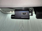 事故時の証拠となるだけでなく、危険運転の抑止力や、ヒヤリハットの記録による安全意識向上など、安全運転をサポートする機能をアピール。?