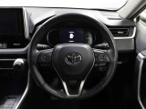 各操作スイッチなどもハンドルから手を放すことなく操作可能で安全運転に支援いたします!