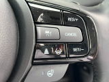 Hondaセンシングの機能のひとつ、アダプティブクルーズコントロール付!アクセルから足を離しても設定したスピードと前車との車間を保ち走行してくれます!車線維持もアシスト☆高速道路で疲労軽減ですね☆